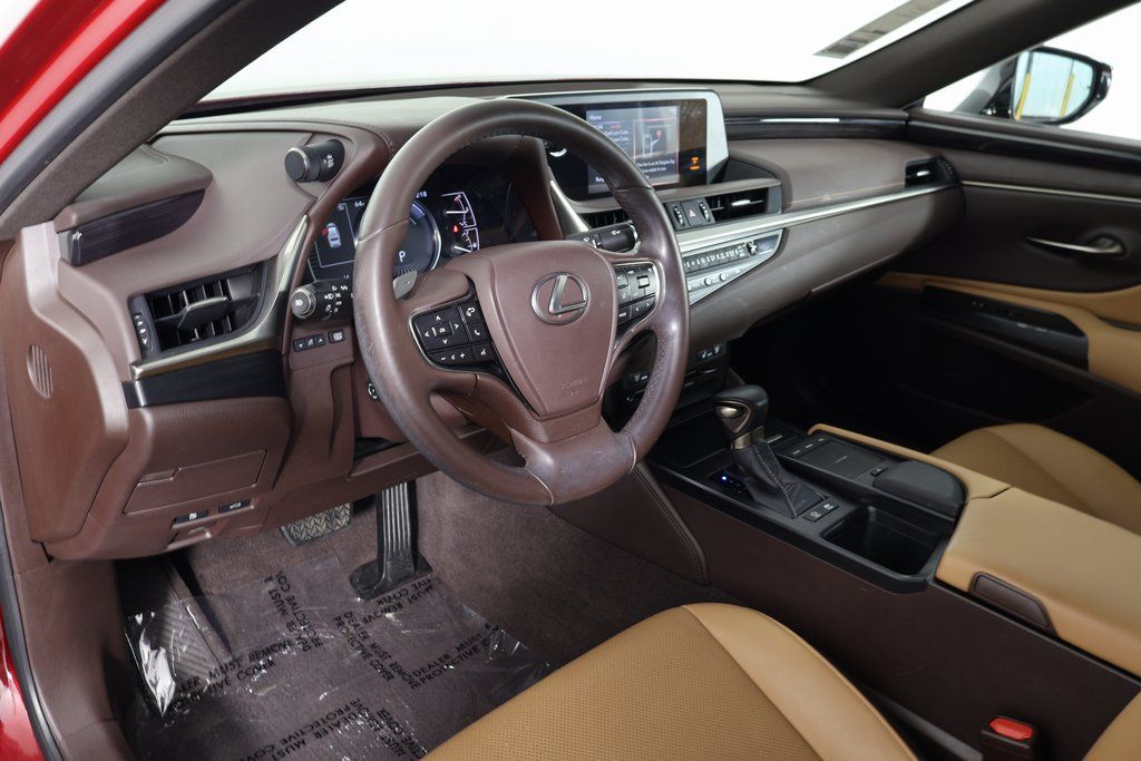 Thumbnail: 2021 Lexus ES - 7
