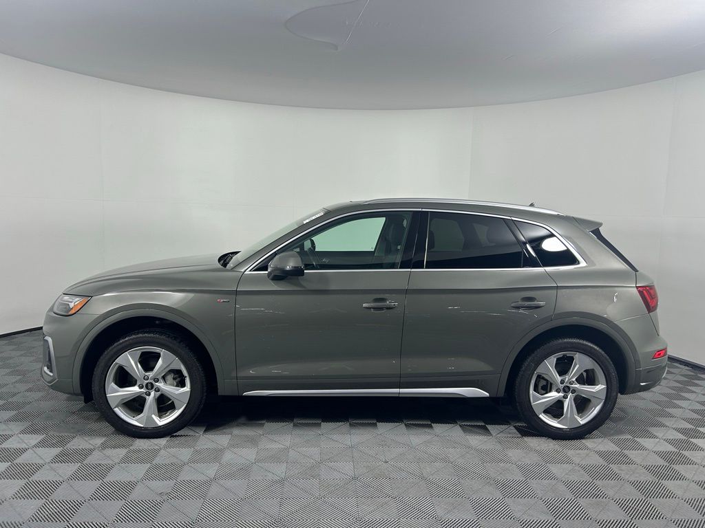 Thumbnail: 2023 Audi Q5 - 8