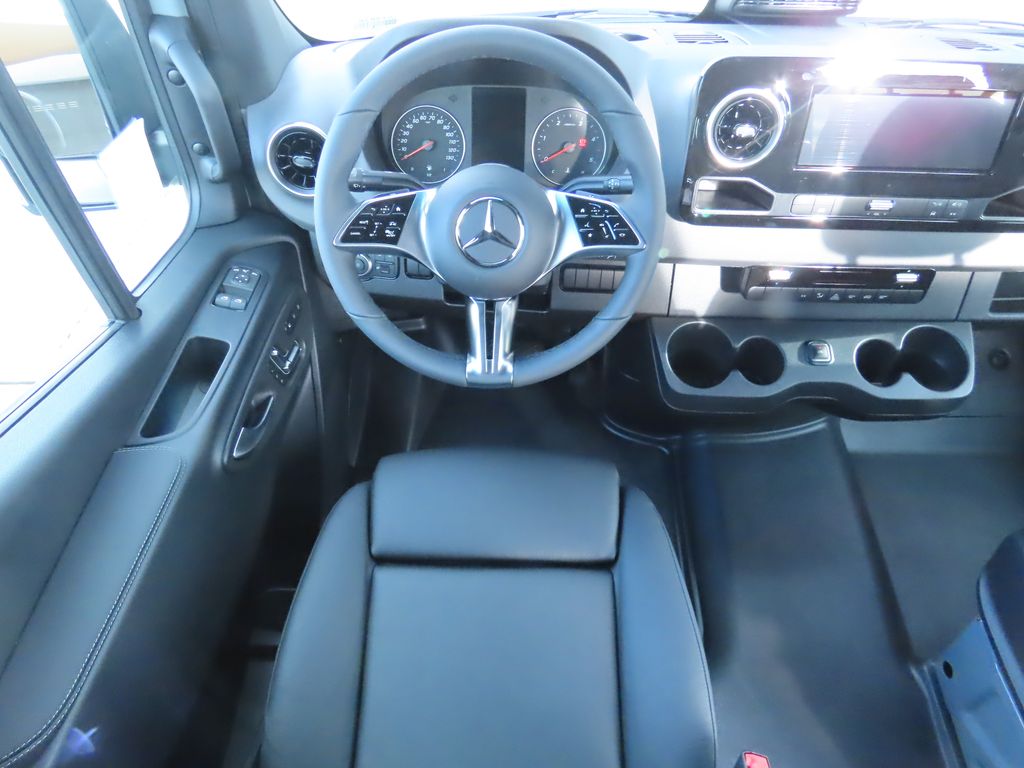 Thumbnail: 2026 Mercedes-Benz Sprinter - 11
