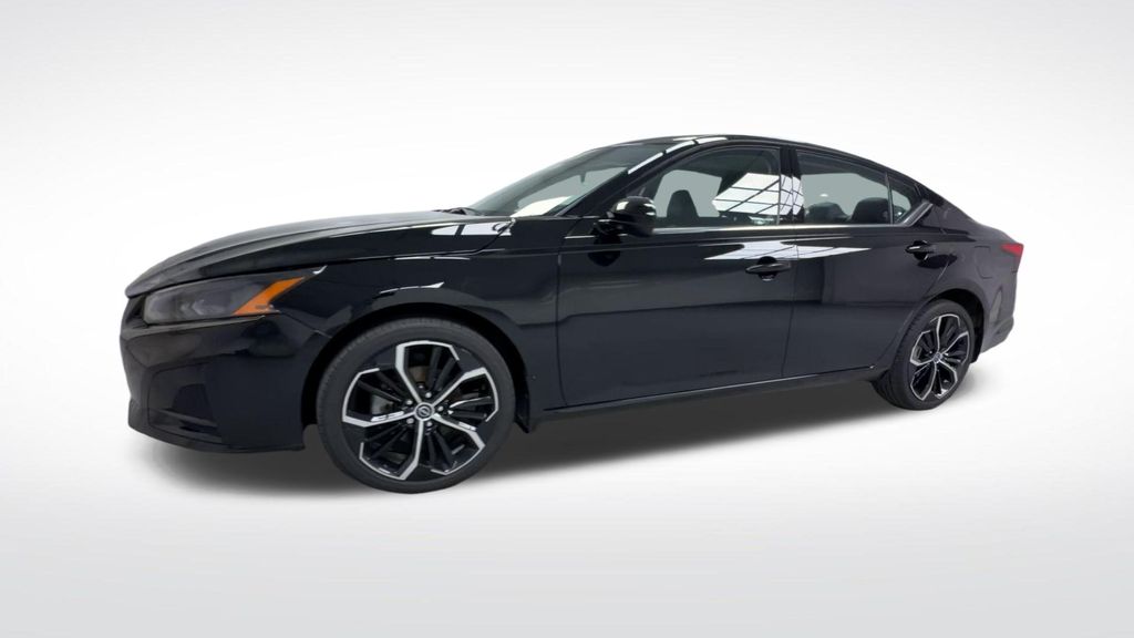 Used 2025 Nissan Altima Sedan