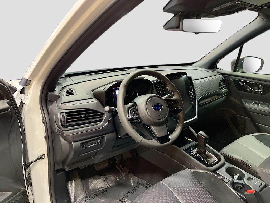 Used 2025 Crystal White Pearl Subaru Touring image 9