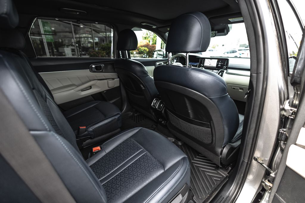 2023 Kia Sorento Plug In Hybrid SX Prestige thumbnail 29