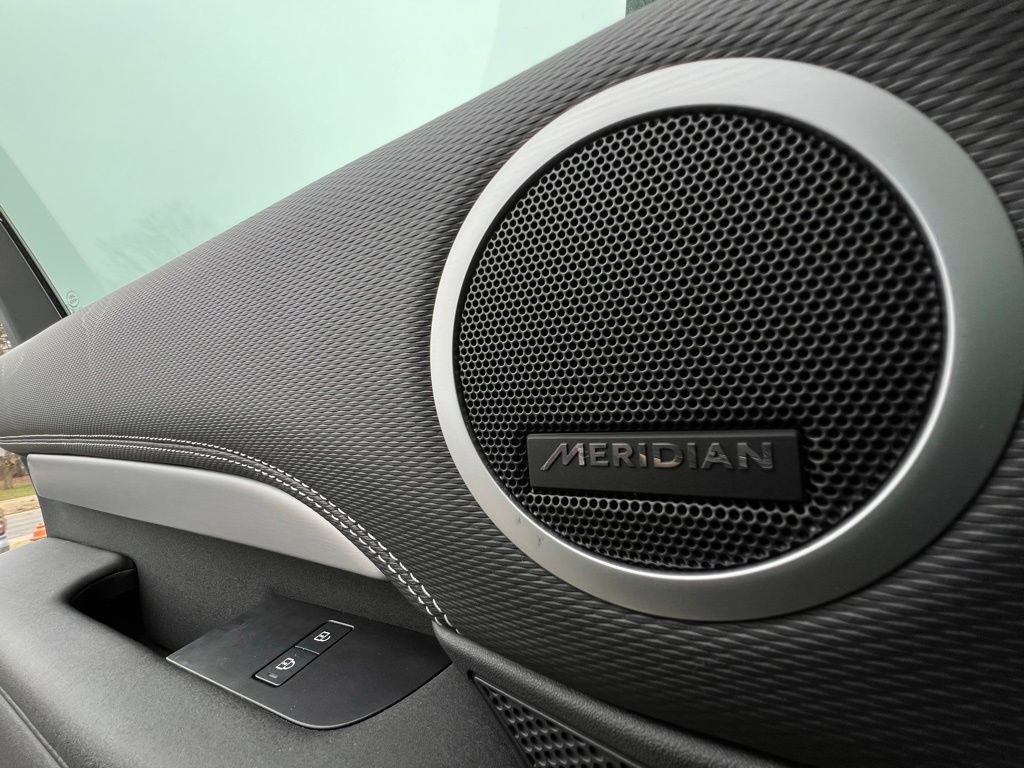 2023 Land Rover Discovery S R-Dynamic photo