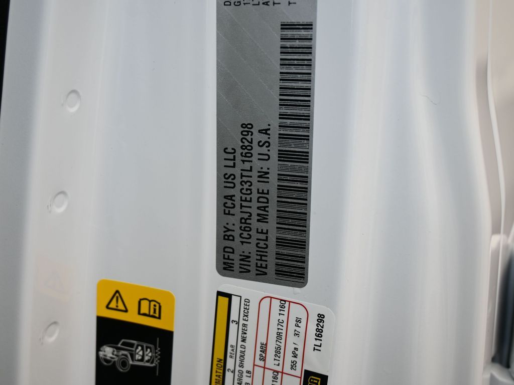 New 2026 bright white clearcoat Jeep Mojave image 16