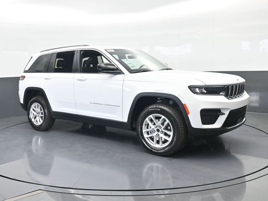 New 2026 Bright White Clearcoat Jeep Laredo image 8