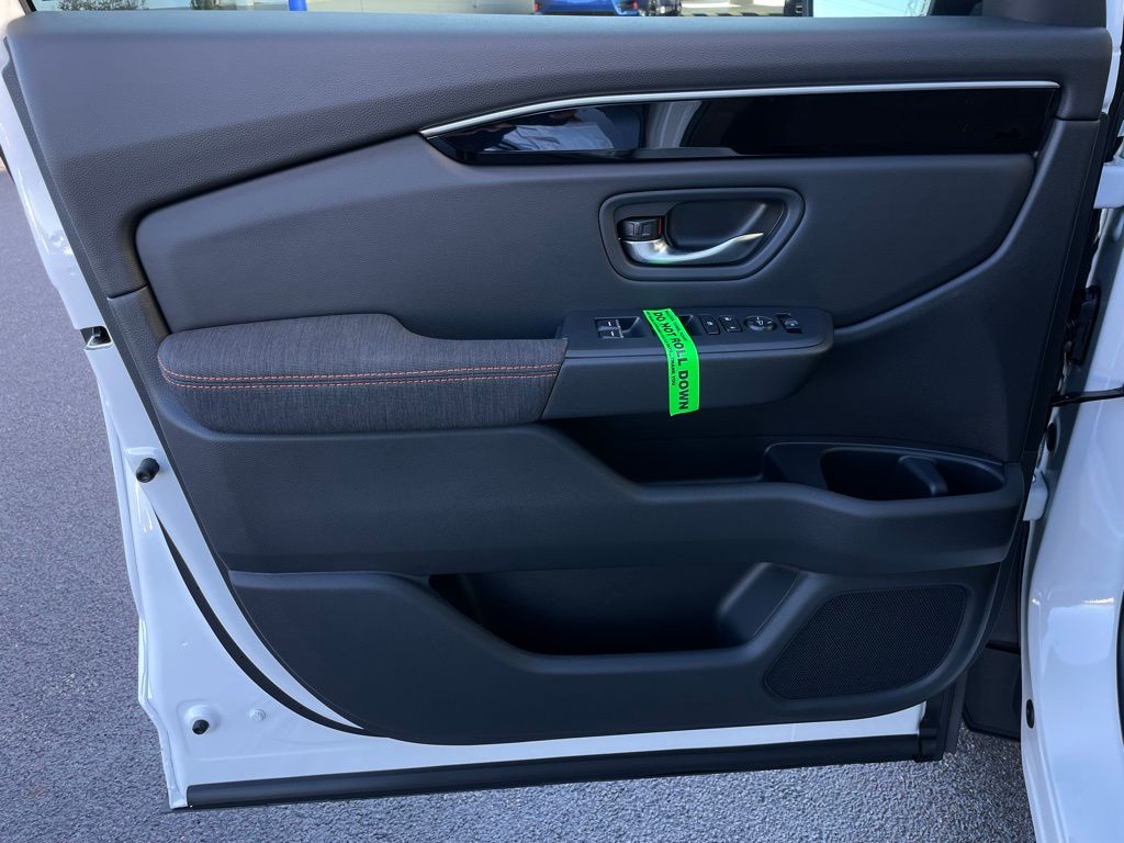 Thumbnail: 2025 Honda Pilot - 23