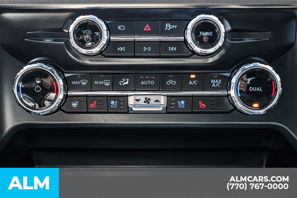 Used 2025 Black Ford Platinum image 40