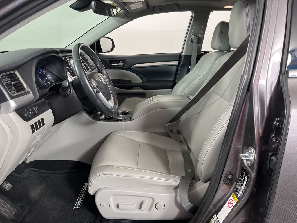 2019 Toyota Highlander XLE 22