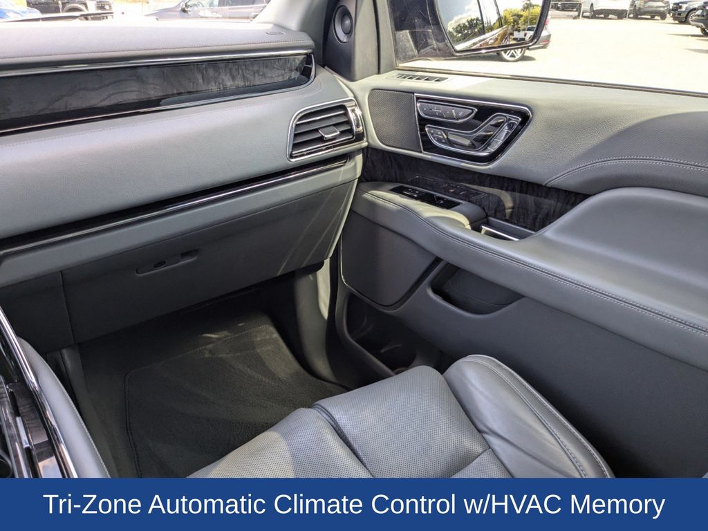 2019 Lincoln Navigator Select