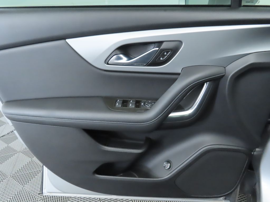 Thumbnail: 2020 Chevrolet Blazer - 24