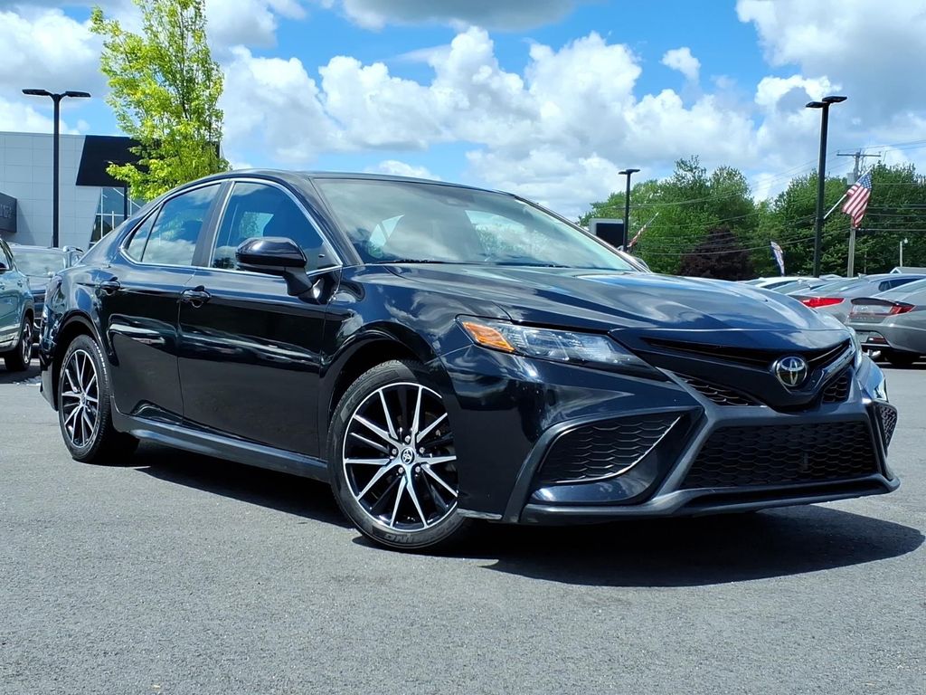 2021 Toyota Camry SE FWD