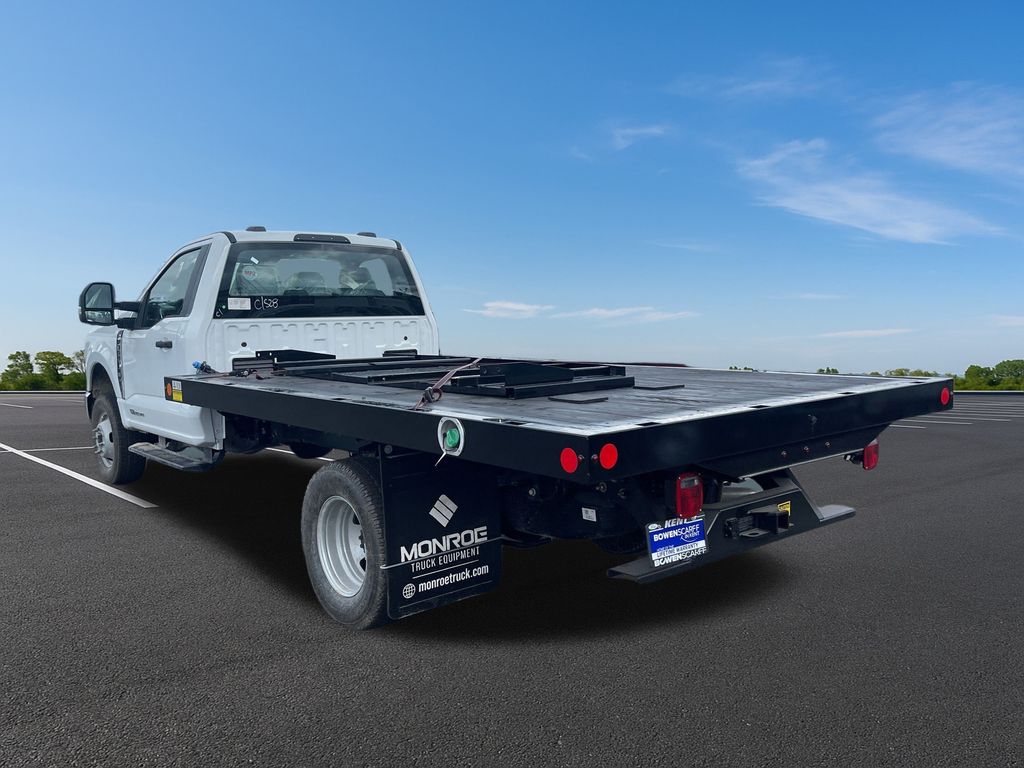 New 2024 Ford Super Duty F-350 Chassis Regular Cab (DRW) 169" Wheelbase XL