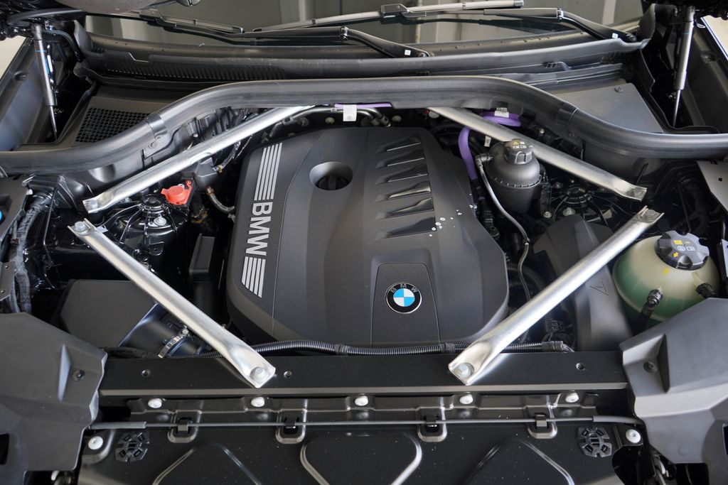 Thumbnail: 2026 BMW X5 - 21