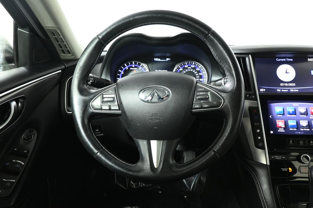 Thumbnail: 2016 INFINITI Q50 - 16
