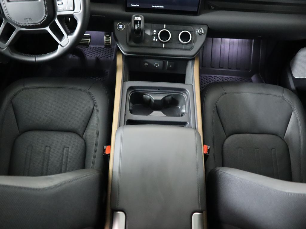 Thumbnail: 2024 Land Rover Defender - 17