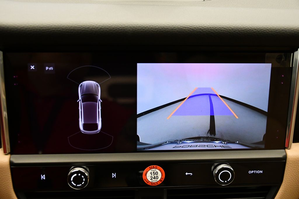 Thumbnail: 2025 Porsche Macan - 31