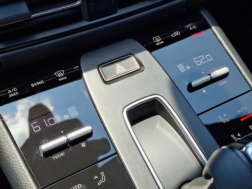 Thumbnail: 2025 Porsche Macan - 18