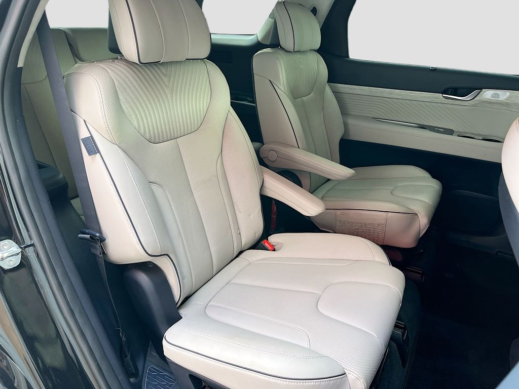 Used 2024 Black Hyundai Calligraphy image 30