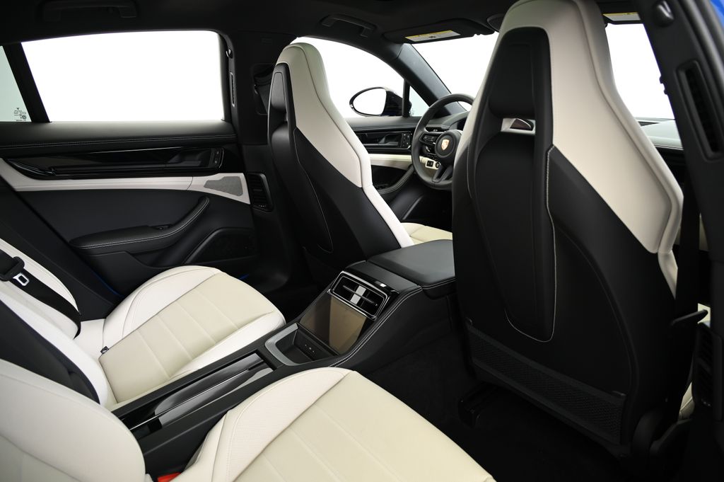 Thumbnail: 2024 Porsche Panamera - 23