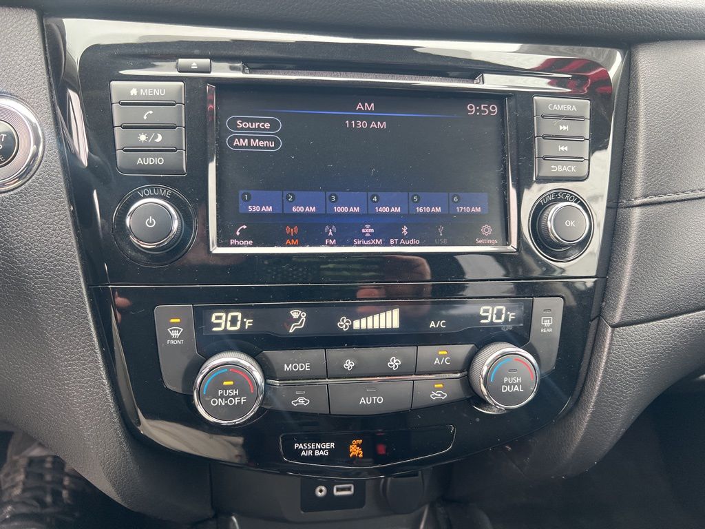2020 Nissan Rogue SV photo