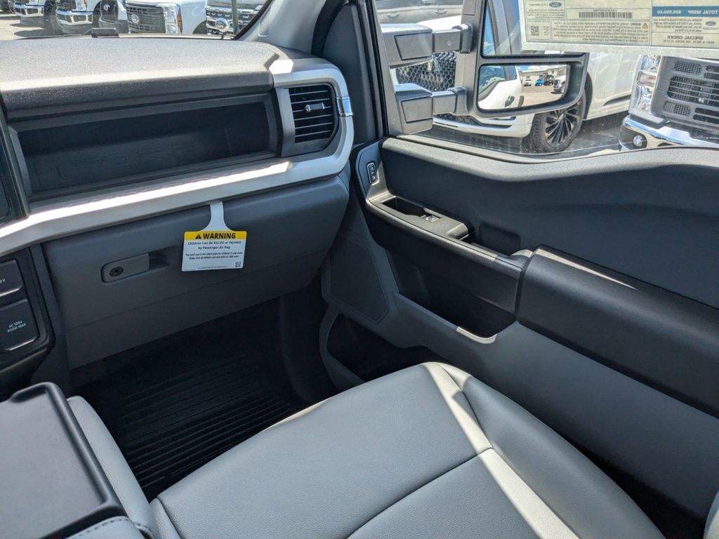 2025 Ford F-350 Chassis XL