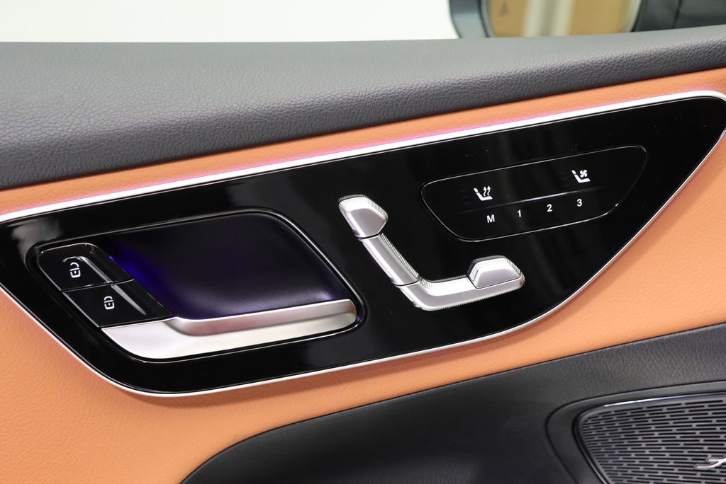Thumbnail: 2026 Mercedes-Benz GLC - 32