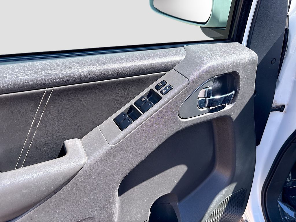 Used 2020 White Nissan PRO-4X image 18