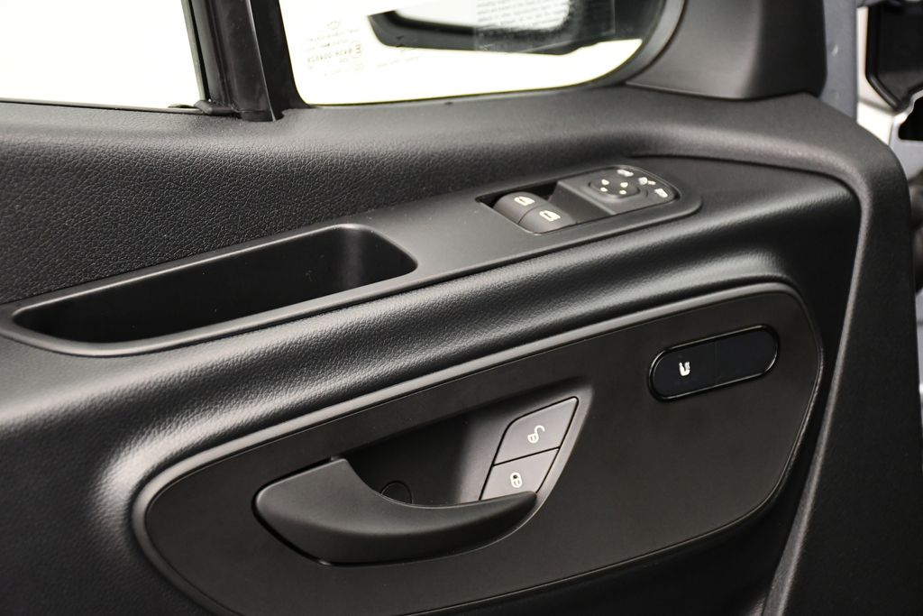 Thumbnail: 2025 Mercedes-Benz Sprinter - 25