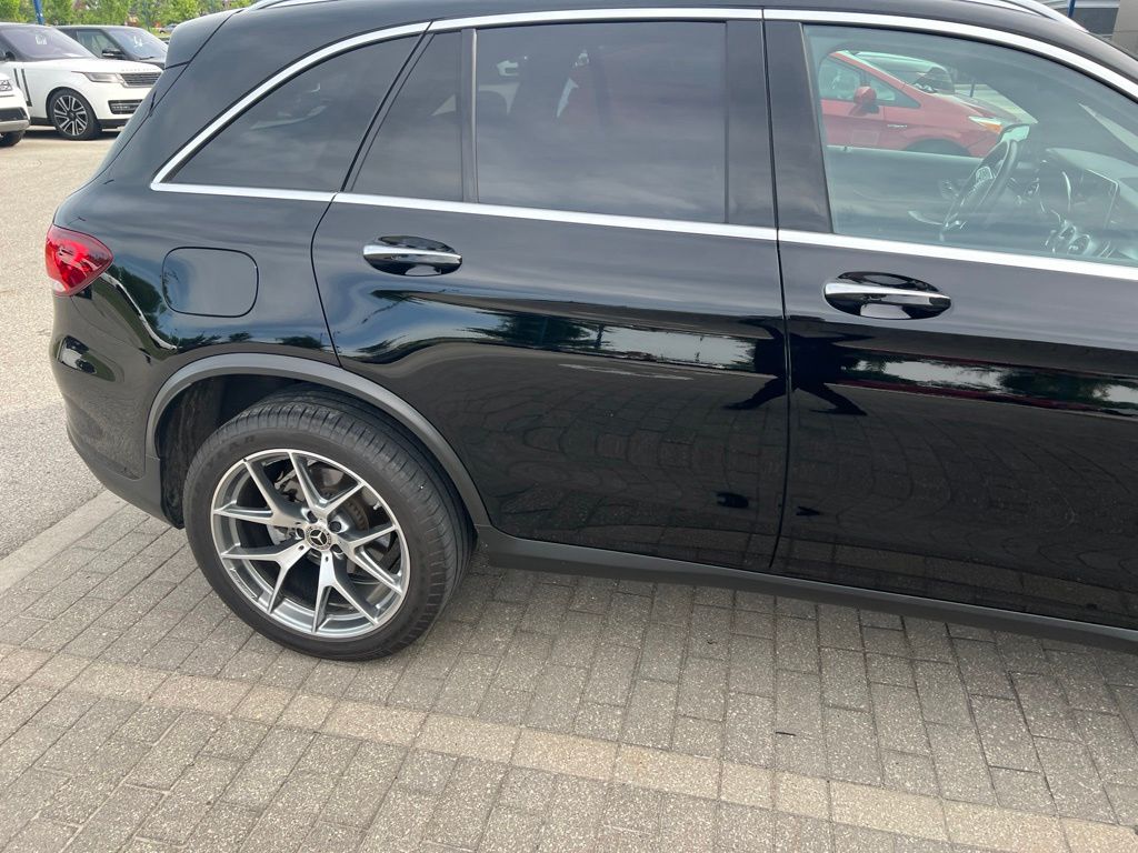 Used 2022 Black Mercedes-Benz GLC 300 image 5