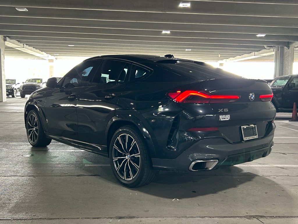 Used 2024 Black Sapphire Metallic BMW xDrive40i image 3