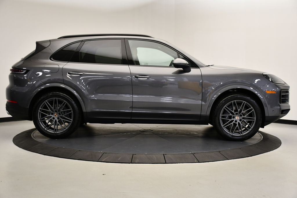 Thumbnail: 2025 Porsche Cayenne - 8