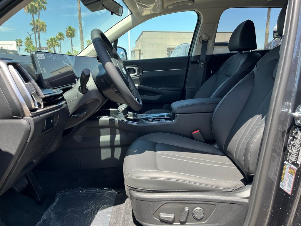 New 2025 Gray Kia S image 21