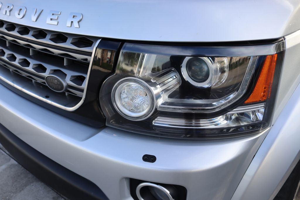 Thumbnail: 2016 Land Rover LR4 - 3