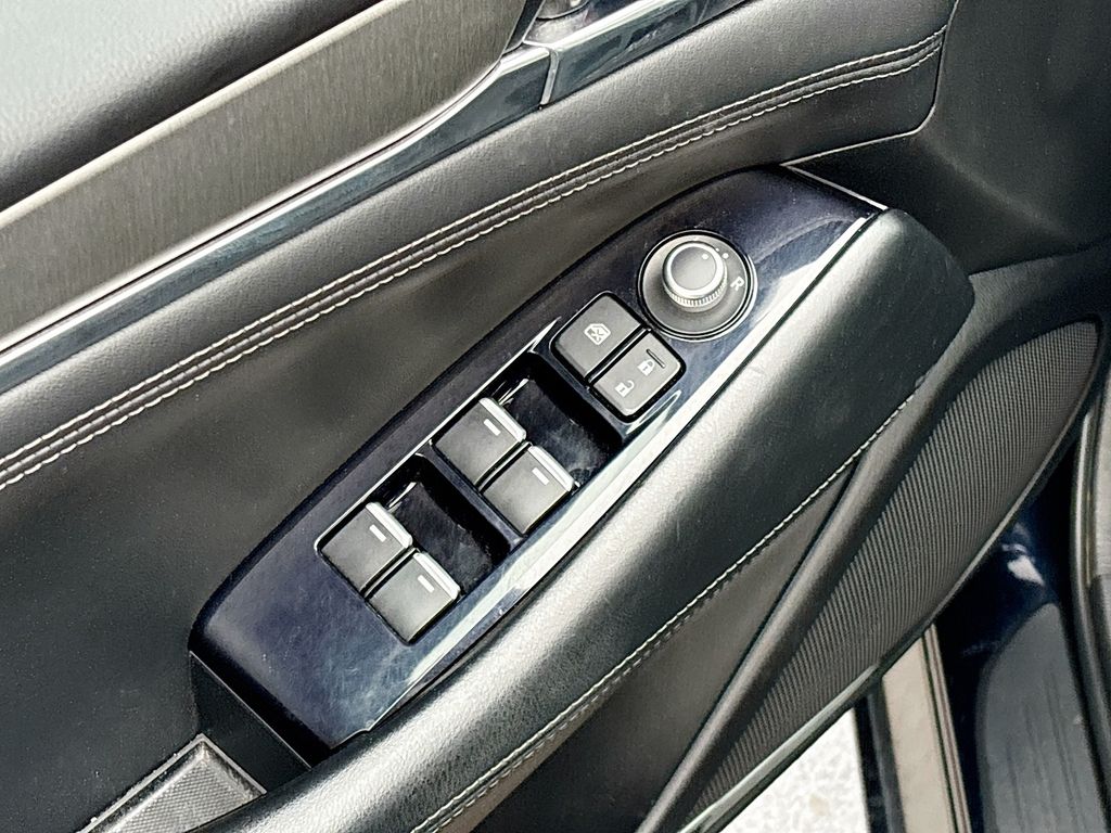 Used 2020 Blue Mazda Grand Touring image 18