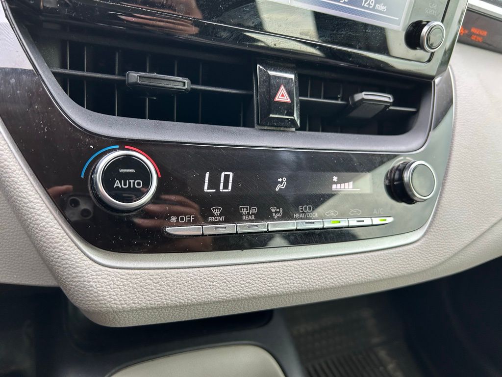 2020 Toyota Corolla LE 25