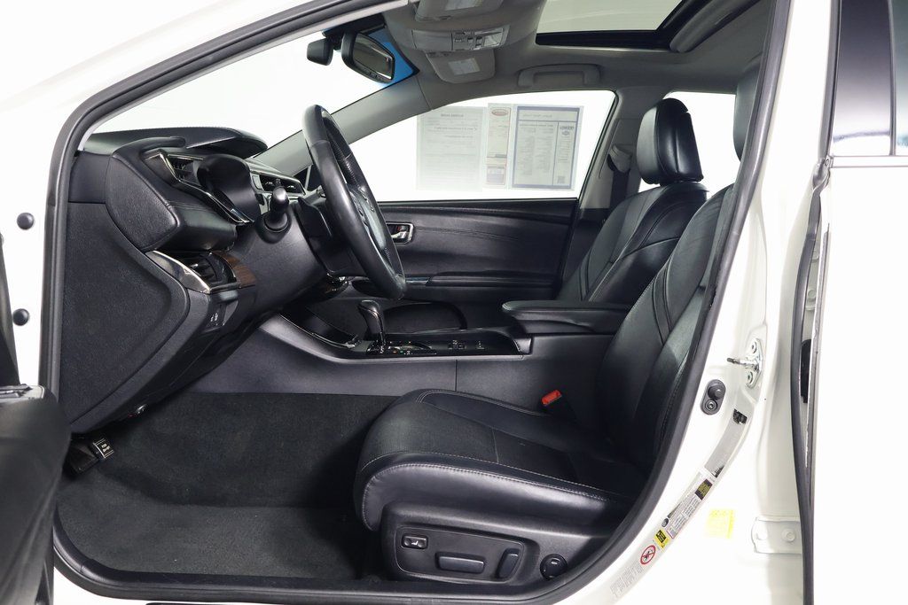 2013 Toyota Avalon Limited 10