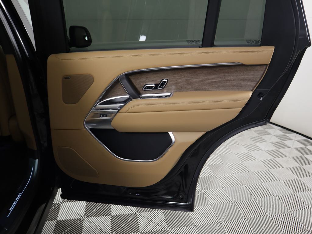 Thumbnail: 2025 Land Rover Range Rover - 29