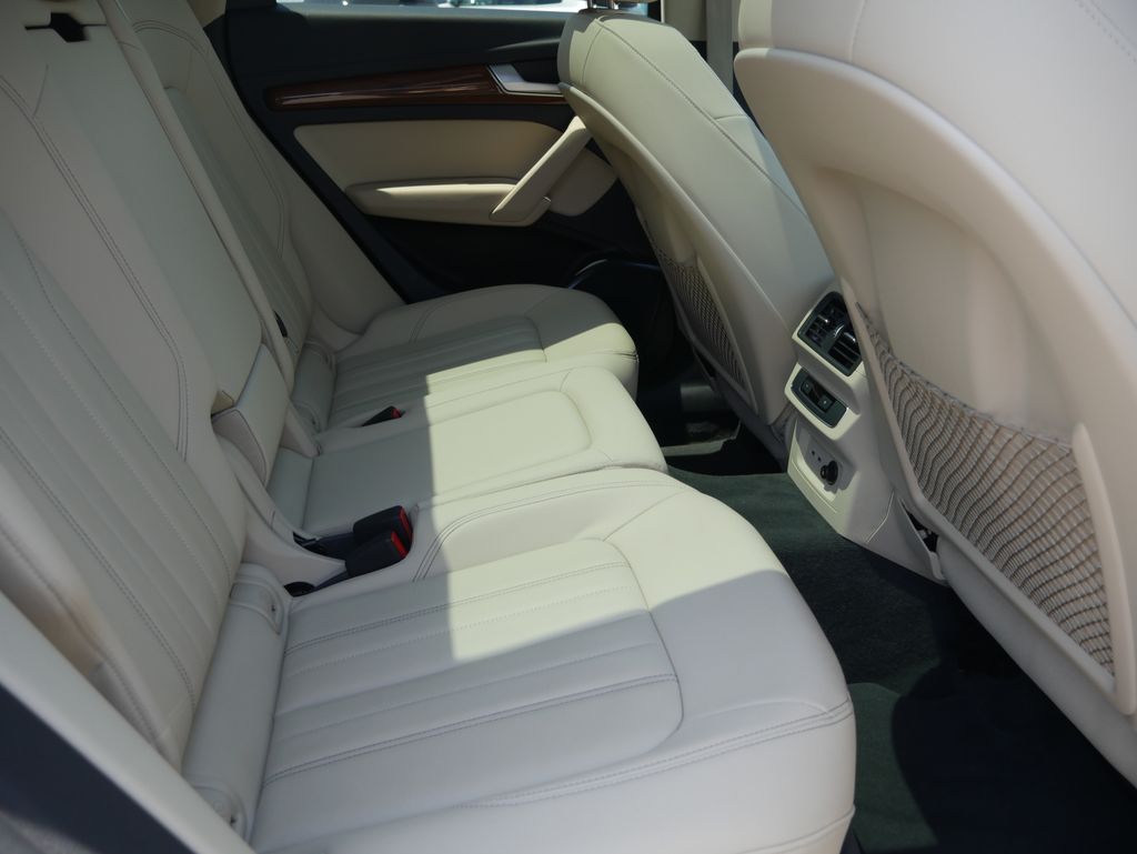 Thumbnail: 2022 Audi Q5 - 28