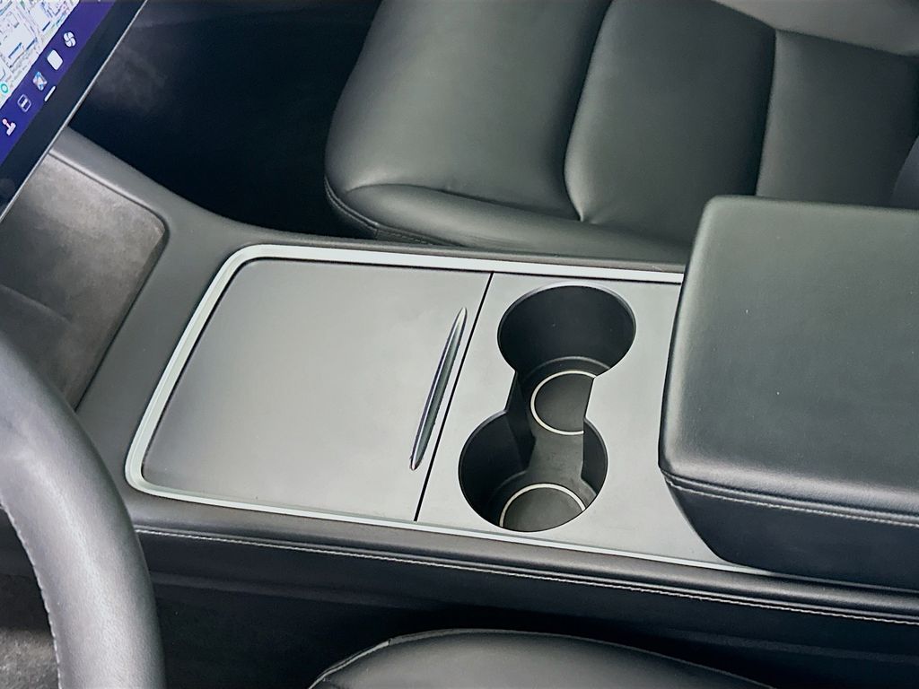 Thumbnail: 2021 Tesla Model 3 - 17