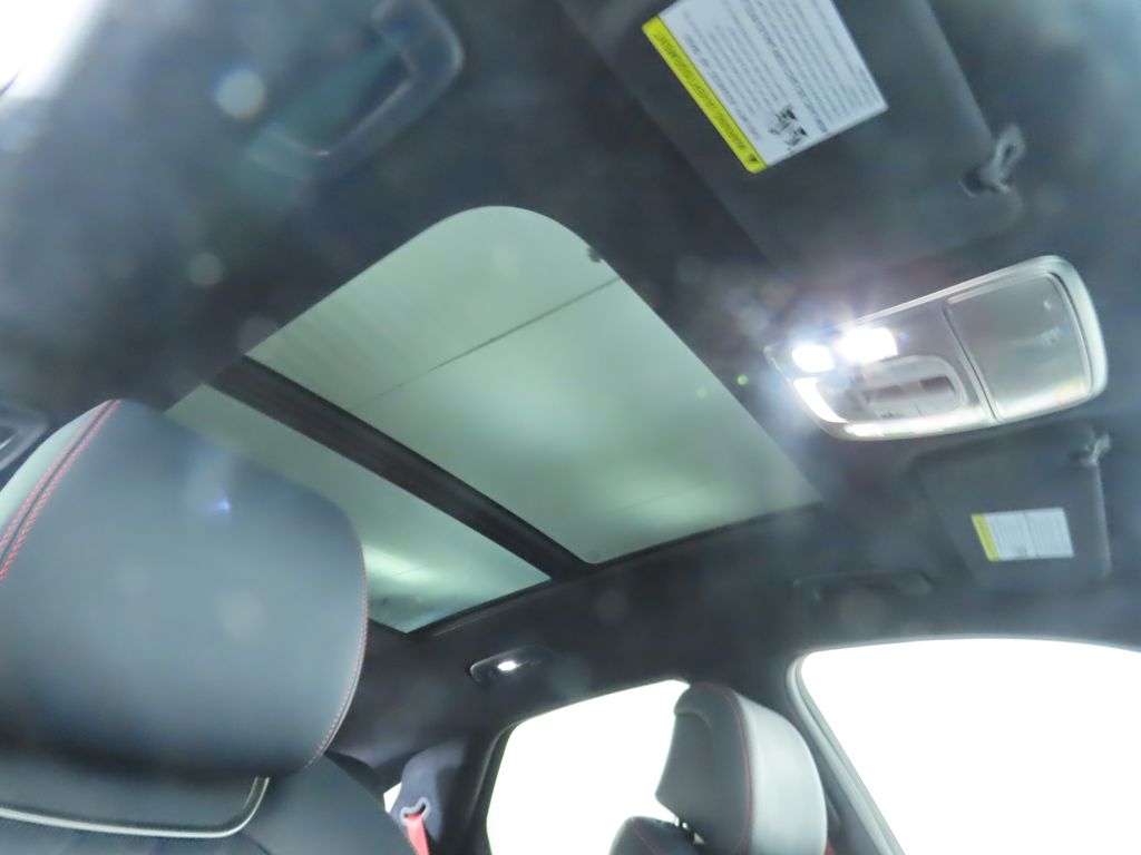 Thumbnail: 2022 Genesis GV70 - 19