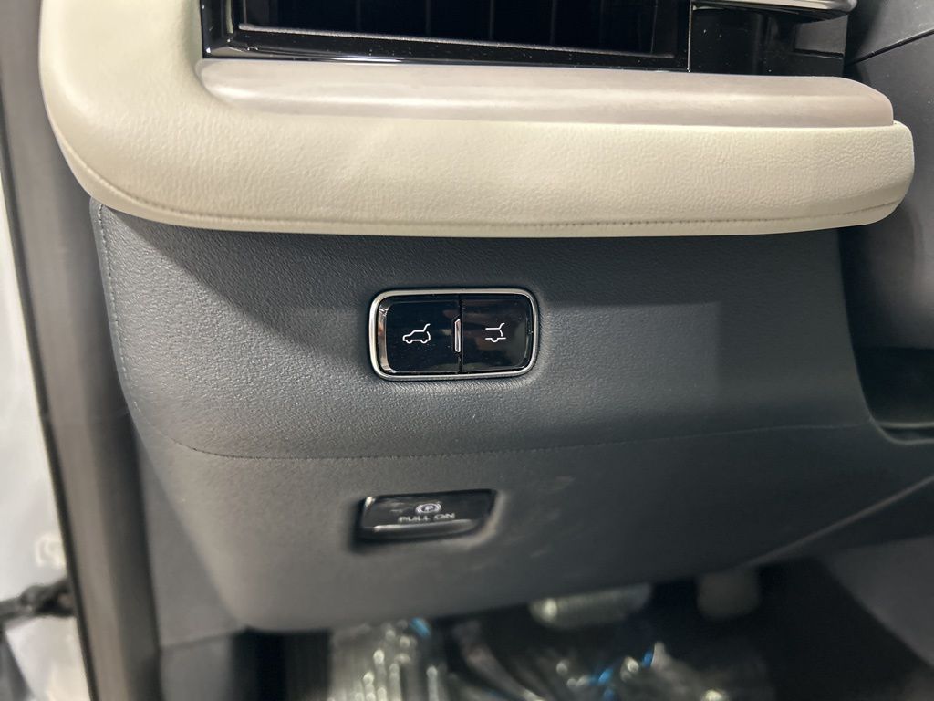 new 2026 Lincoln Navigator L car, priced at $111,115