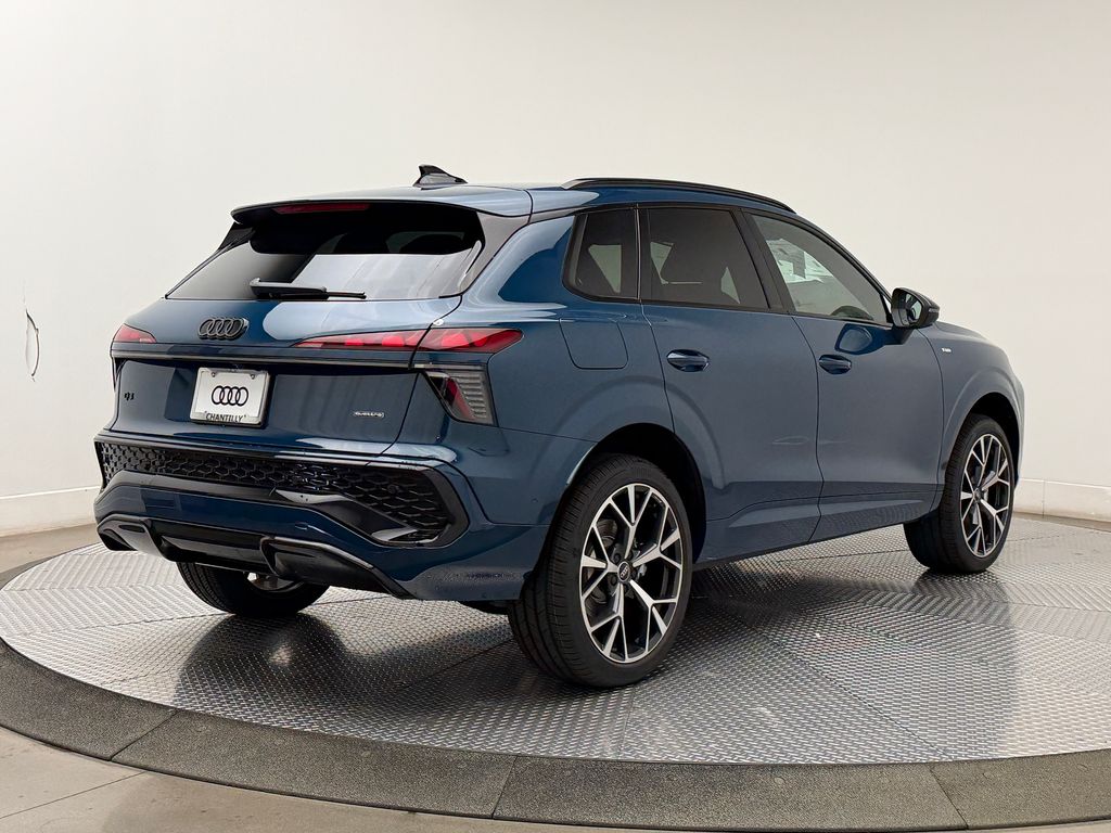Thumbnail: 2026 Audi Q3 - 8
