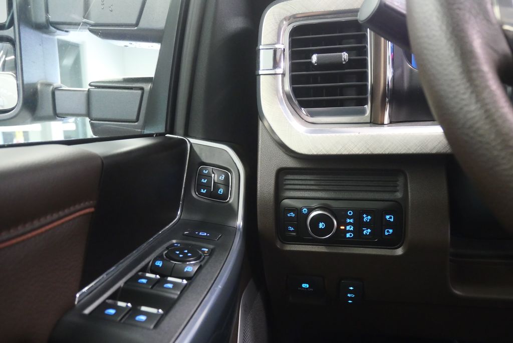 Thumbnail: 2025 Ford F-450 - 31