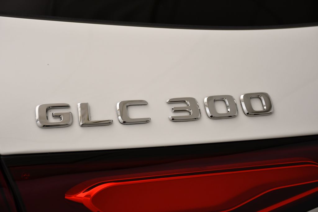 Thumbnail: 2025 Mercedes-Benz GLC - 9