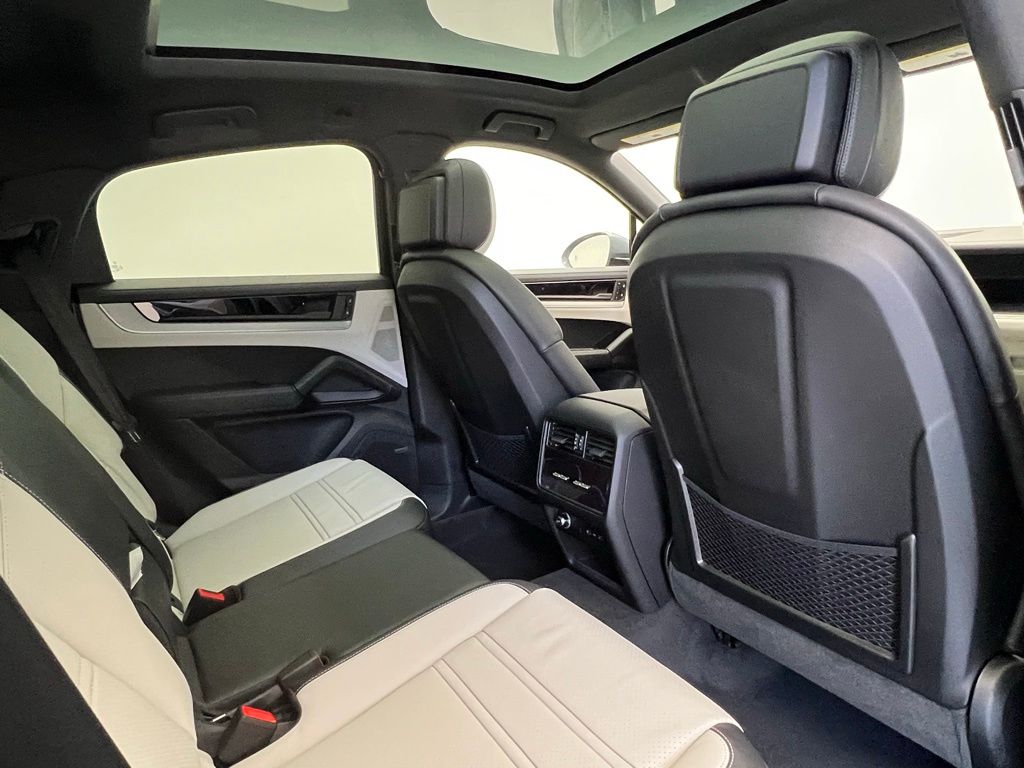 Thumbnail: 2026 Porsche  - 16