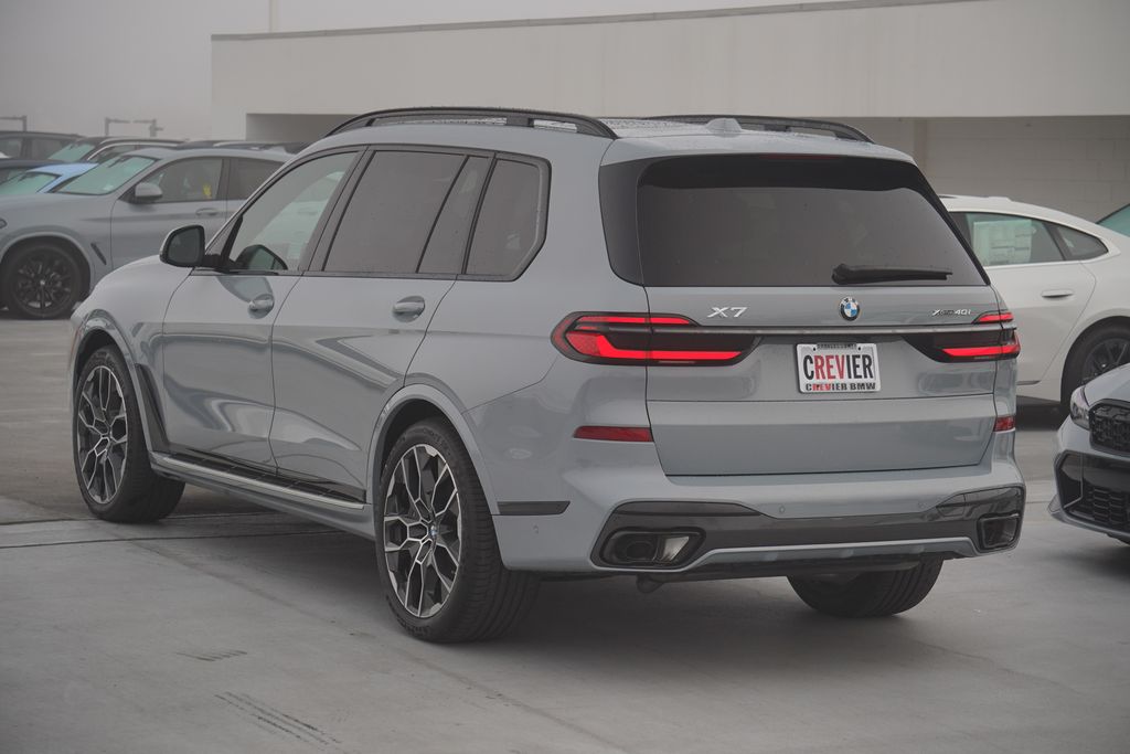 2025 BMW X7 xDrive40i 7