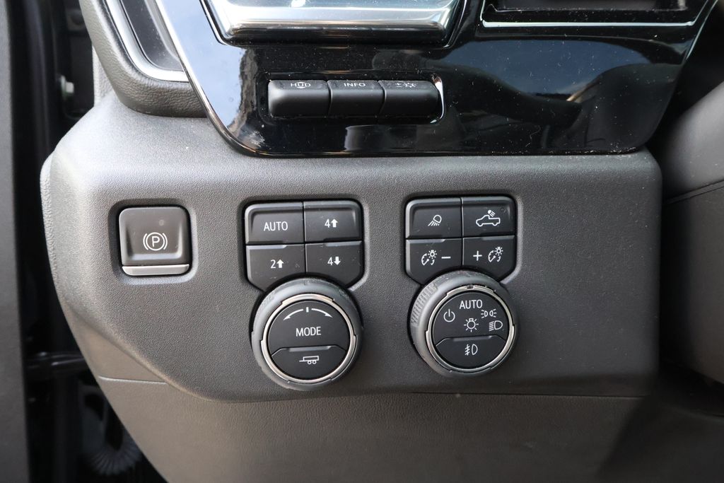 Thumbnail: 2022 Chevrolet Silverado 1500 - 21