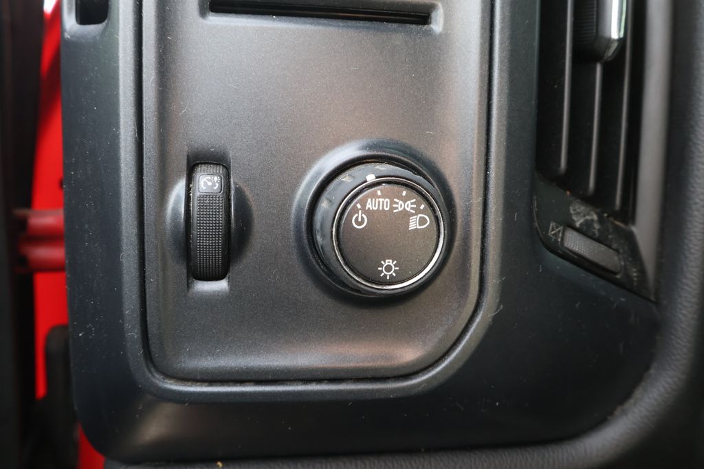 Thumbnail: 2017 Chevrolet Silverado 2500 - 18