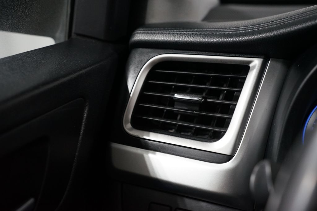 Thumbnail: 2018 Toyota Highlander - 24