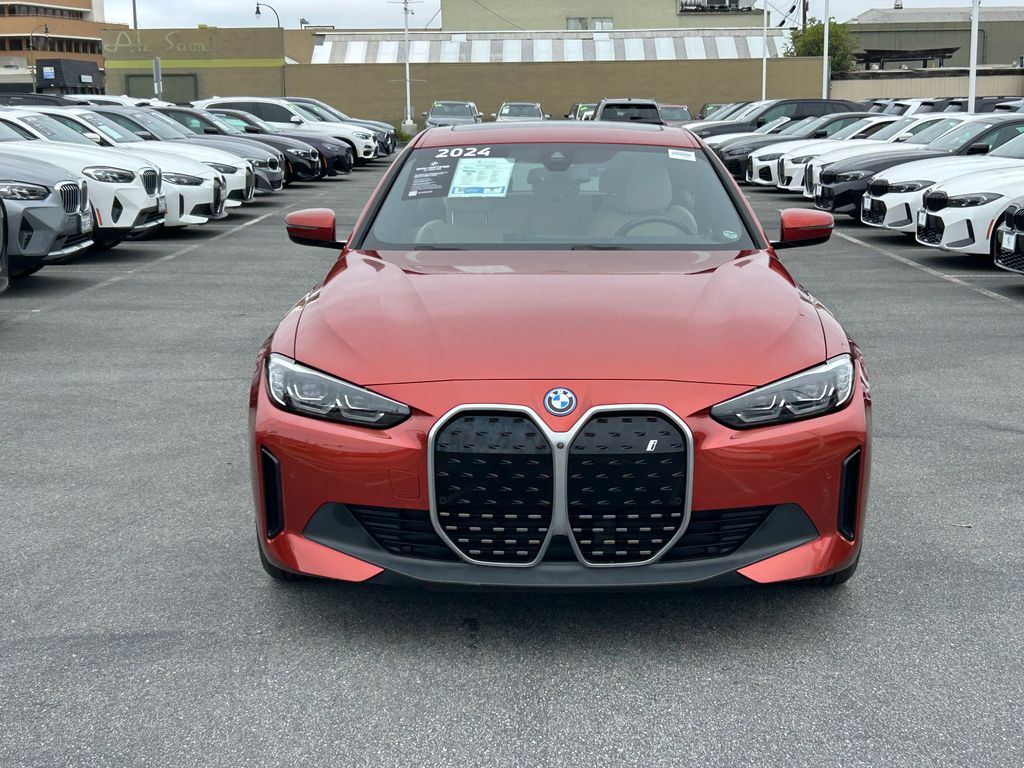 Thumbnail: 2023 BMW i4 - 8